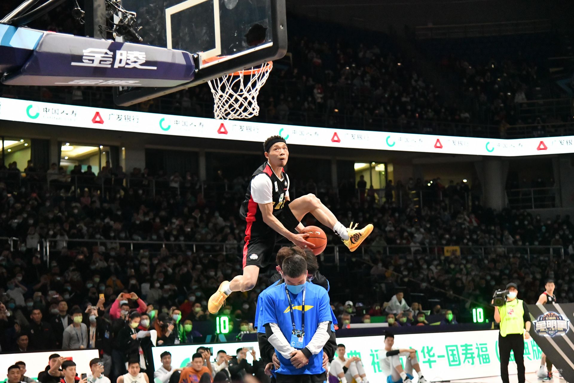 面对强大的 面对强大的