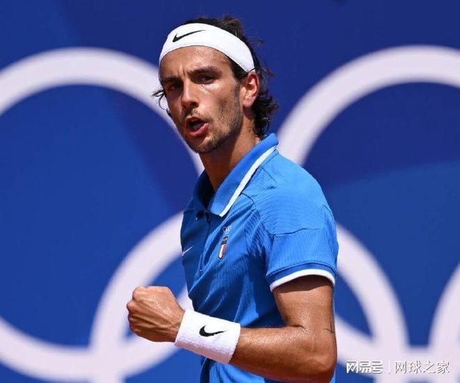 这位年轻选 这位年轻选